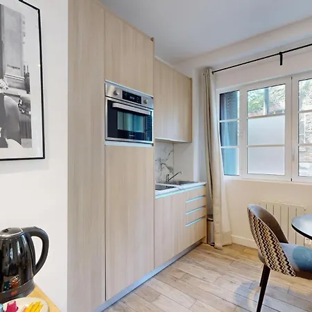 Bluestay 26 - Charmant Studio A